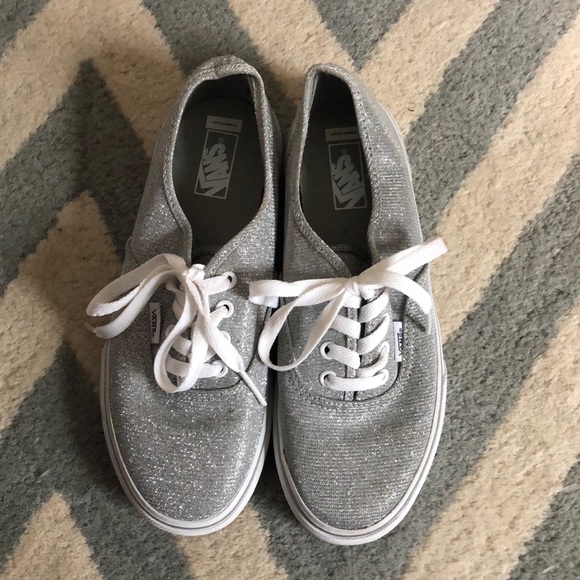size 3 kids vans